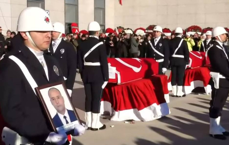 Yalova Emniyetinde şehit polisler için tören | Bakan Yerlikayadan terörle mücadelede kararlılık mesajı
