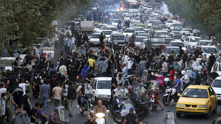 Esnaf kepenk kapattı Protestolar Tahran merkezine yayıldı