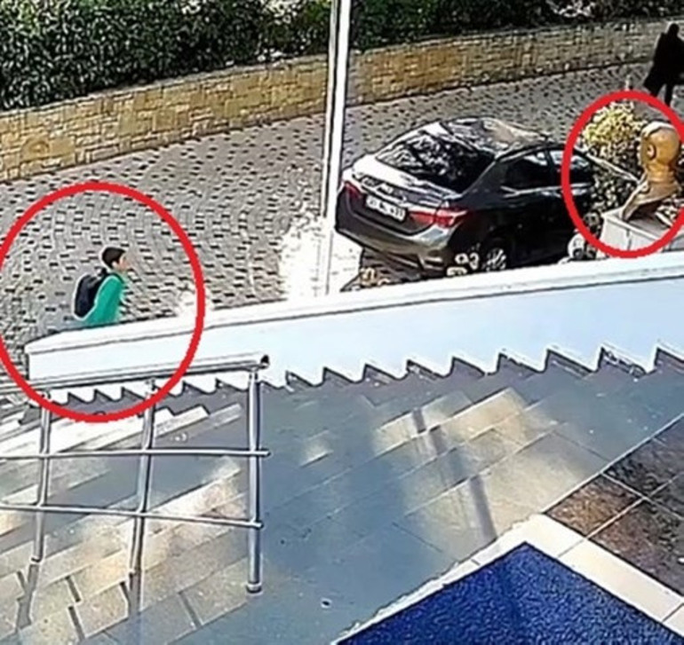 Diyarbakırdaki küçük çocuğun Atatürk büstü görüntüsü gündem oldu