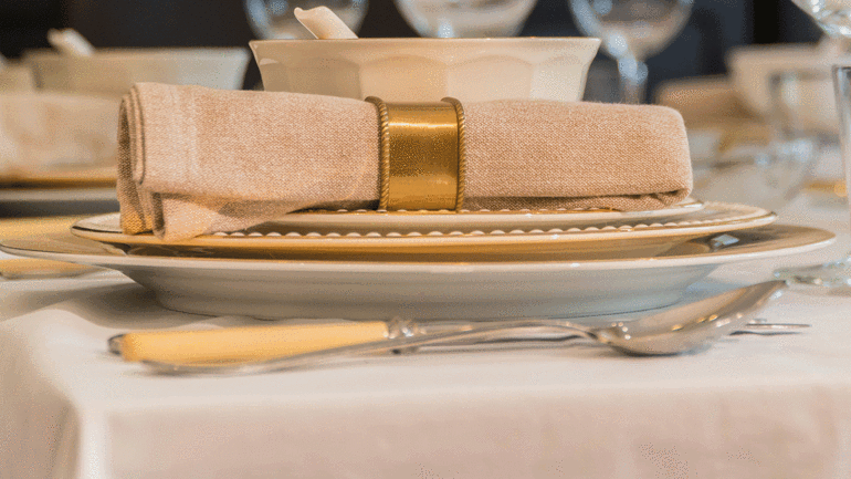 Yılbaşı sofrası nasıl kurulur Şık ve zarif bir yılbaşı sofrası için ipuçları