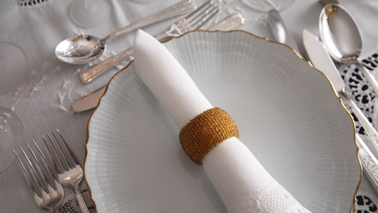 Yılbaşı sofrası nasıl kurulur Şık ve zarif bir yılbaşı sofrası için ipuçları