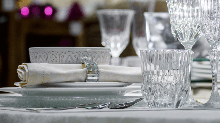 Yılbaşı sofrası nasıl kurulur Şık ve zarif bir yılbaşı sofrası için ipuçları