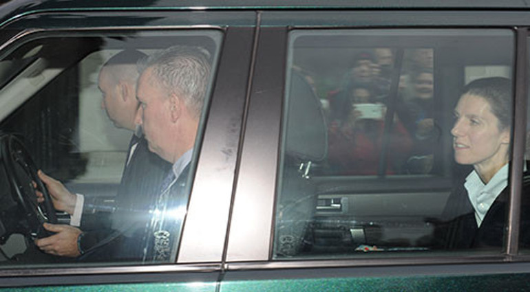 Ben işimle evliyim diyordu... Dünyanın en ünlü dadısını nişanladılar