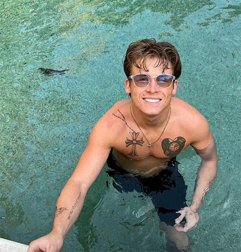 Sevincinden ağzı kulaklarına vardı: Ünlü oyuncuya Ukraynalı gelin geliyor