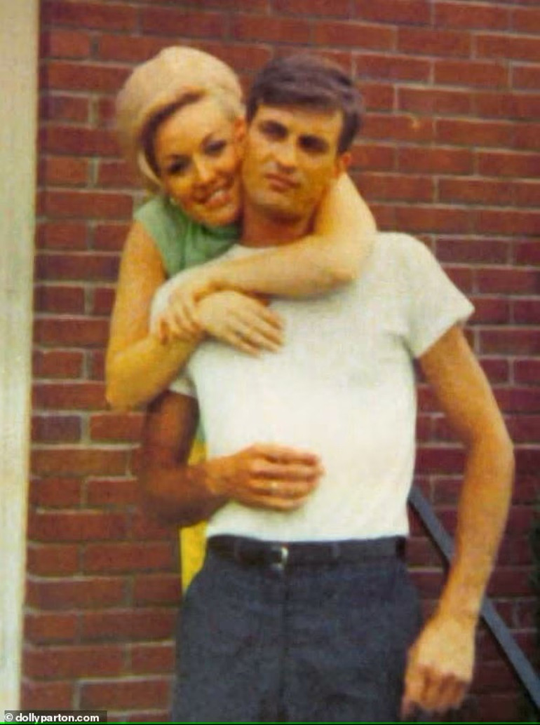 18 yaşında çamaşırhanede gördüğü o gence gönül vermişti… 59 yıllık aşkından onu ölüm ayırdı