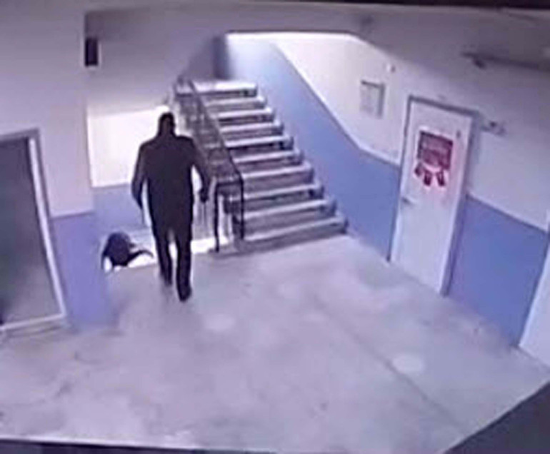 Otizmli öğrenciyi merdivenlerden iten okul müdürü için yeni karar