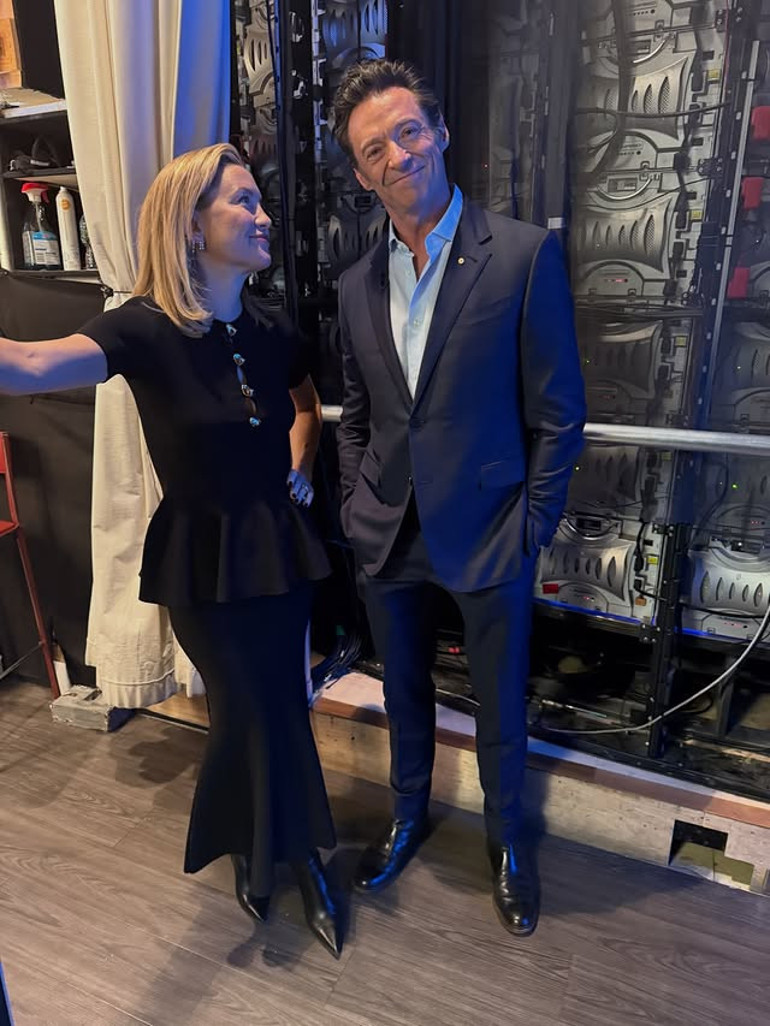 Yasak aşkını rol arkadaşından deli gibi kıskanıyor… Bana da böyle gönül vermişti… Ya ona yan gözle bakarsa