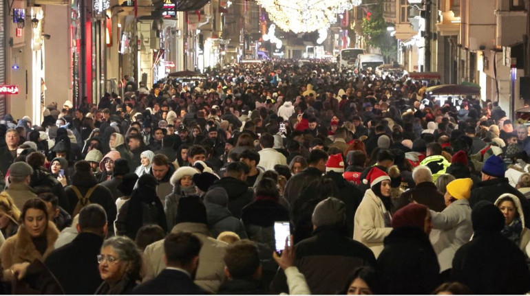 Türkiyenin dört bir yanında yeni yıl coşkusu