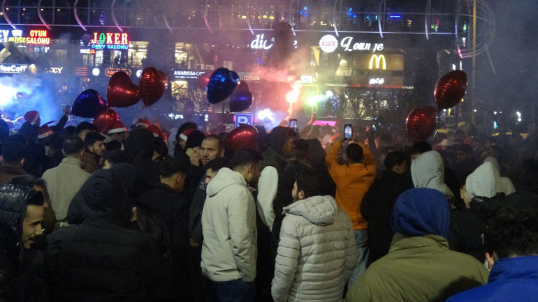Türkiyenin dört bir yanında yeni yıl coşkusu