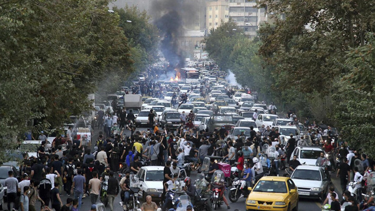  Bir güvenlik görevlisi öldürüldü