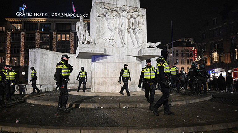  Amsterdamda acil durum ilan edildi