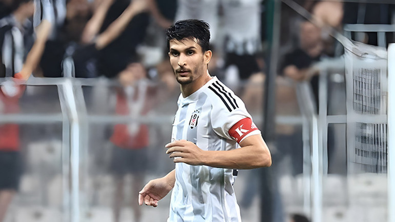 Fedadan vedaya uzanan bir kariyer: Necip Uysal