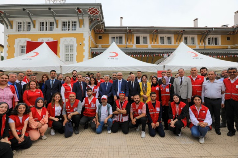 Adana kan bağışında zirvede