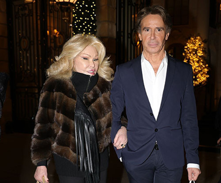 Son uykusuna yatalı bir yıl geçti... 27 yaş genç sevgilisi yerine kimseyi koyamadı... Hala onun adını fısıldıyorum