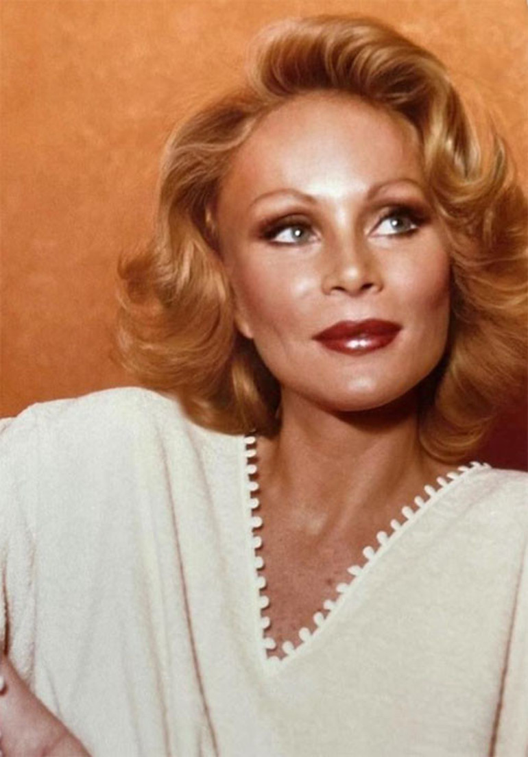 Son uykusuna yatalı bir yıl geçti... 27 yaş genç sevgilisi yerine kimseyi koyamadı... Hala onun adını fısıldıyorum