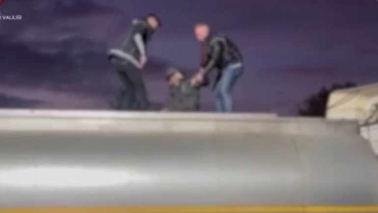 Diyarbakırda tankerin özel bölmelerinde 32 kaçak göçmen yakalandı 4 organizatör tutuklandı