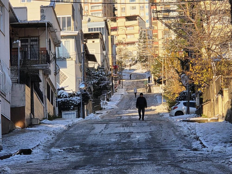 Tekrar kar gelecek dedi tarih verdi Rüzgar, don, buzlanma ve çığ tehlikesi uyarısı | Kuvvetli sağanak yağış geliyor: Bu illerde yaşayanlar dikkat
