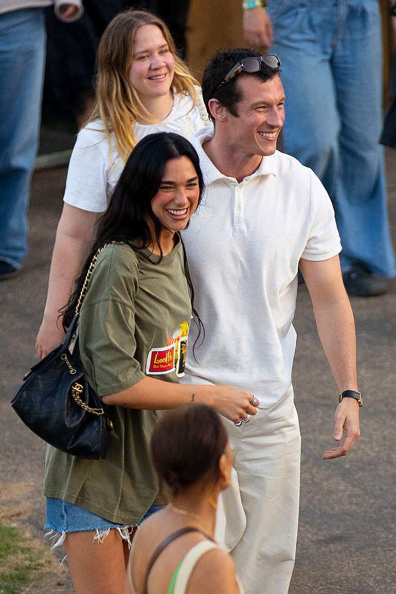 Hem işte kazandı hem de aşkta… Yüzüğü parmağında, sevdiği yanında… Geriye bir tek gelin olmak kaldı