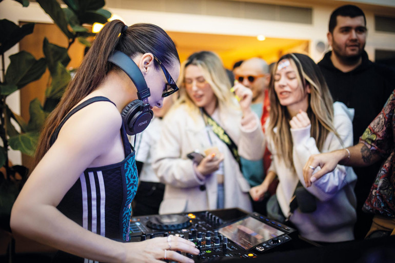 Eğlence hayatında rota tekrar oluşturuluyor