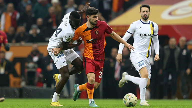 Galatasaray’ı şoke eden talep Sözleşme feshi ve ücret istedi