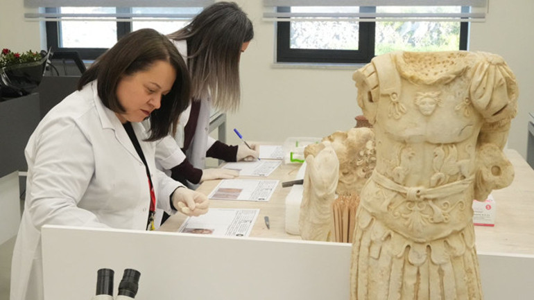 Bakan Ersoy: Kültür varlığı kaçakçılığıyla mücadelede kararlılıkla yol alıyoruz