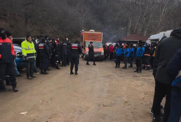 Balıkesirde kaybolan Eliften 7 gündür haber yok Elif Kumalın kaybolduğu saatlerde kamp alanında olanlar anlattı: Silah sesleri duyduk