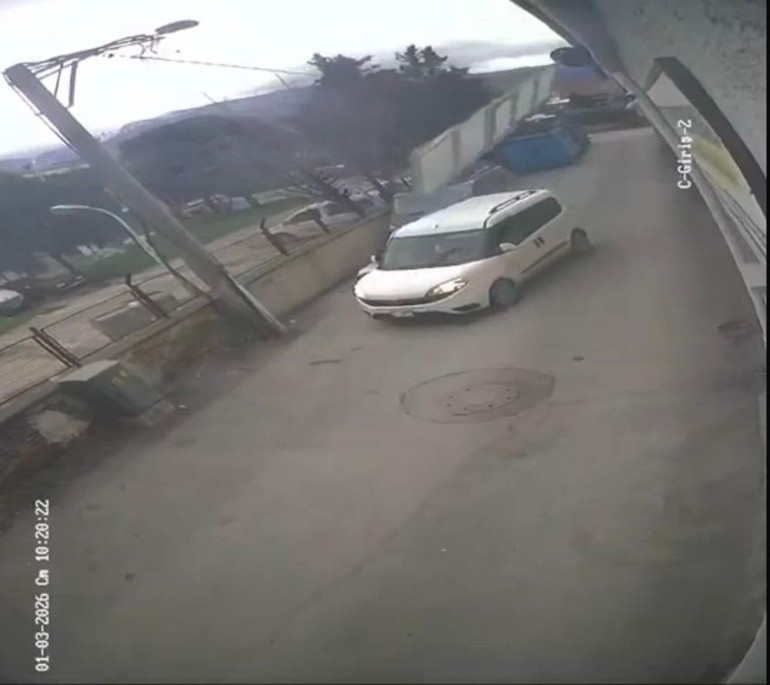 İstanbul dahil 24 ilde alarm Kuvvetli fırtına geliyor: 3 bölgede sağanak yağış etkili olacak | Hava sıcaklığı bir anda değişecek: Meteoroloji il il uyardı