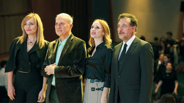 Kadın ve erkek eş değil, eşittir