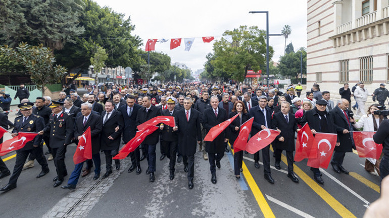 ‘Zafer benimdir’ diyeli 104 yıl oldu Mersin’de kurtuluş coşkusu yaşandı