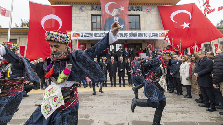 ‘Zafer benimdir’ diyeli 104 yıl oldu Mersin’de kurtuluş coşkusu yaşandı