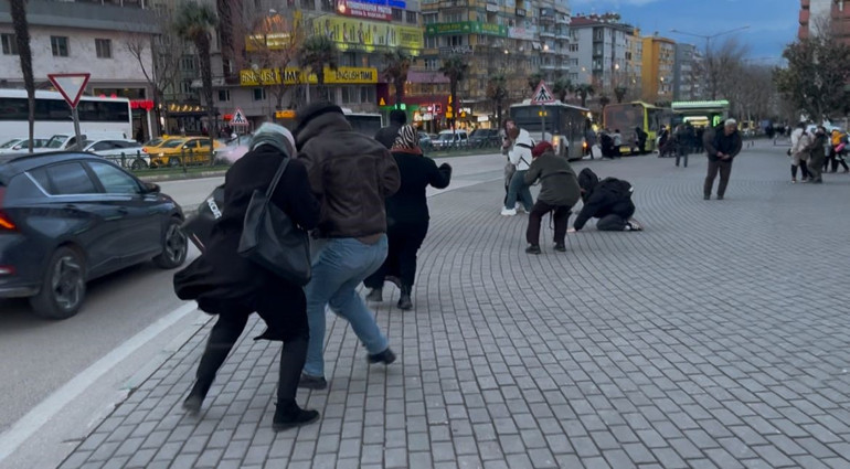 İstanbul dahil 24 ilde alarm Kuvvetli fırtına geliyor: 3 bölgede sağanak yağış etkili olacak | Hava sıcaklığı bir anda değişecek: Meteoroloji il il uyardı