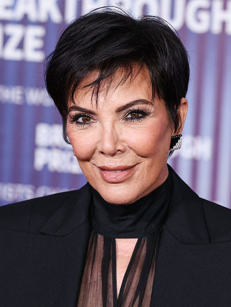 Kızlarıyla gençlik ve güzellik yarışına girdi… Estetik cerrahlara bir servet döktü… Şimdi en tehlikeli ameliyata hazırlanıyor