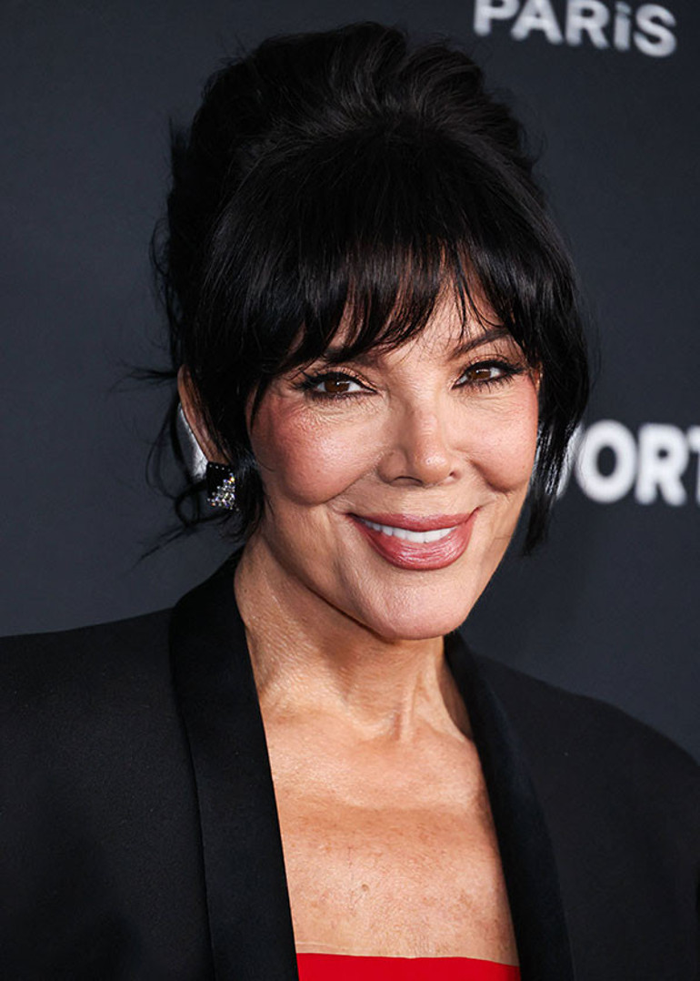 Kızlarıyla gençlik ve güzellik yarışına girdi… Estetik cerrahlara bir servet döktü… Şimdi en tehlikeli ameliyata hazırlanıyor