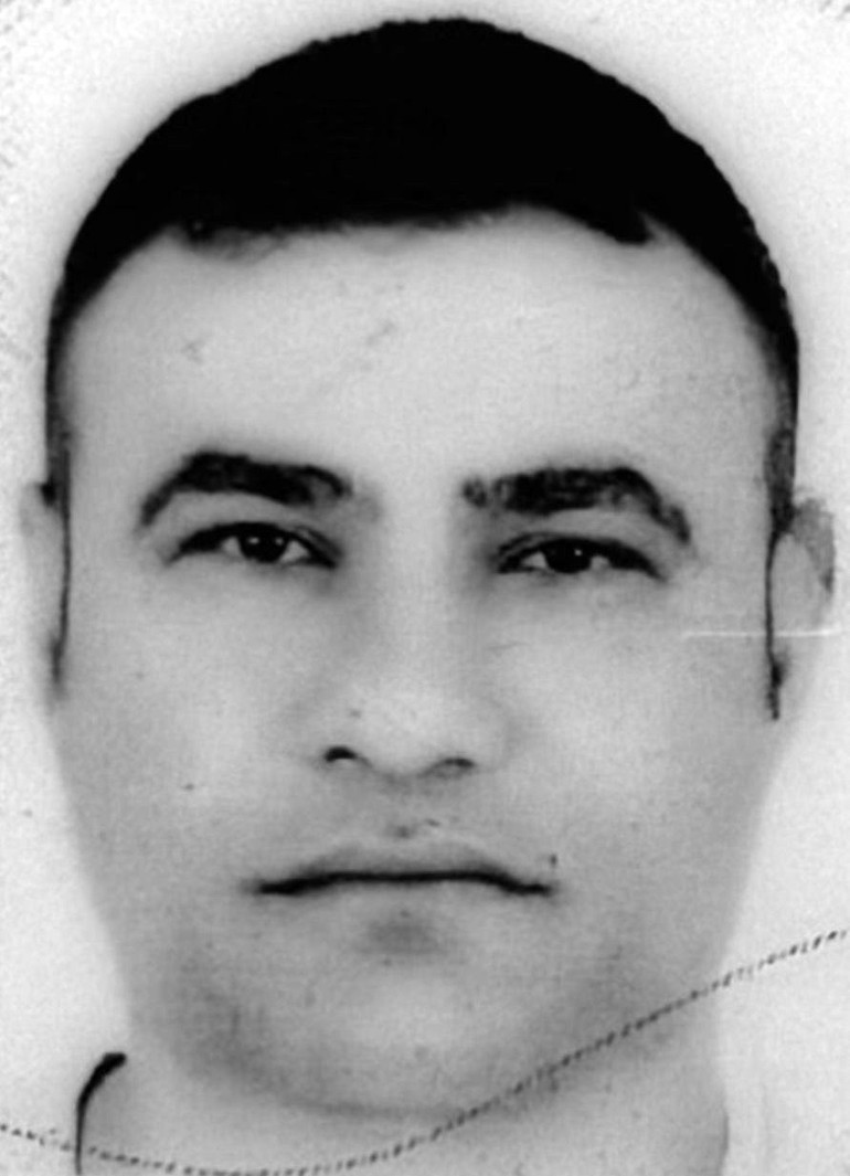 Eşini ve 7 yaşındaki çocuğunu vahşice katletti, 2 valizle evden çıktı