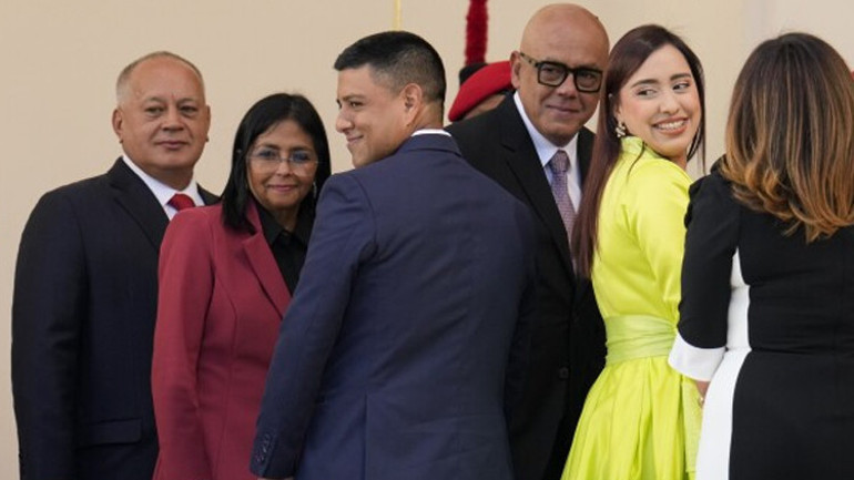 Venezuelanın kaplanı Rodriguez, Maduronun koltuğuna oturdu: Trumpın gönülsüz kuklası