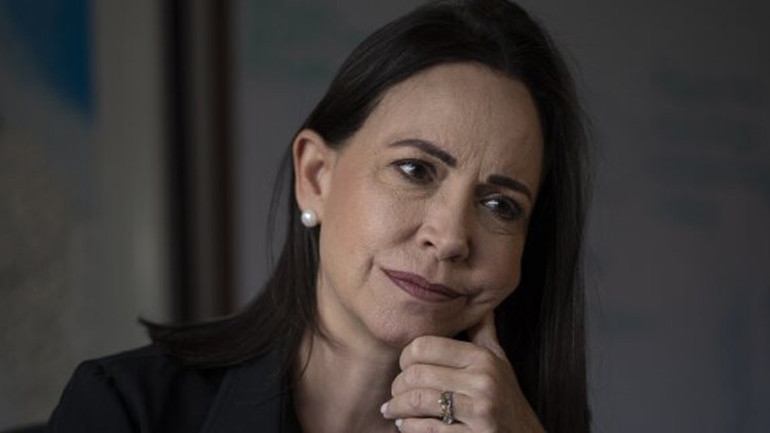 Trumpın gönülsüz kuklası