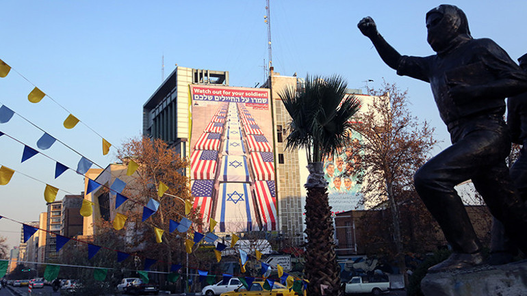 İrandan ABD ve İsraile tabutlu afişle gönderme: Askerlerinize dikkat edin