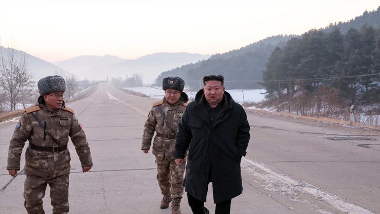 Kuzey Kore, hipersonik füzeyle tatbikat gerçekleştirdi