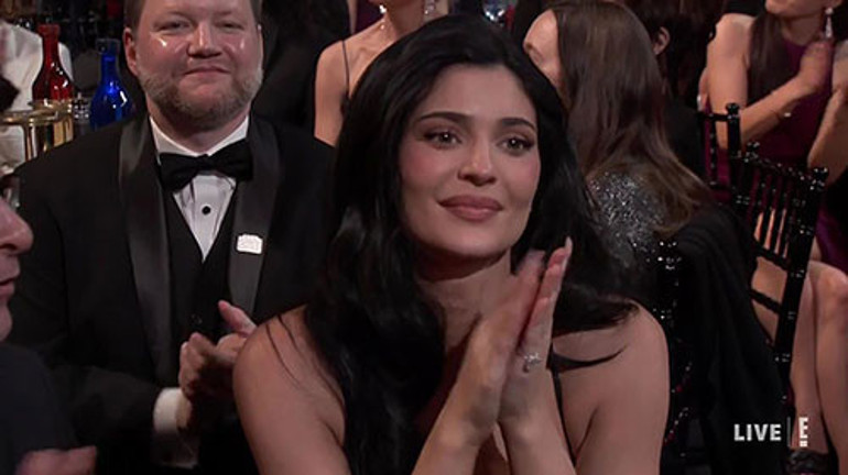 Annesi, onu gelin getirecek diye kabus görüyor... Aşkını ilk kez sahneden haykırdı, duymayan kalmadı