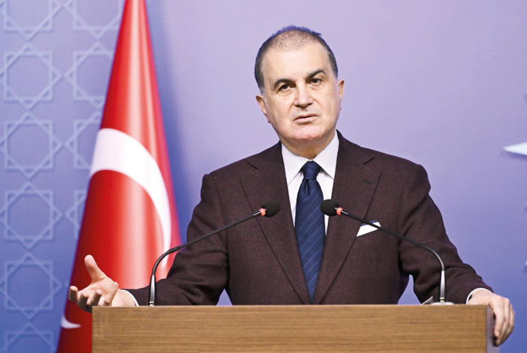 Kırmızı beyaz bir duvar