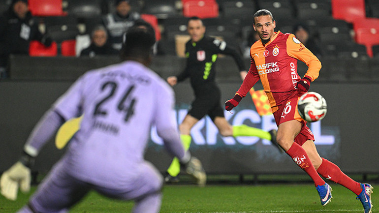  Çizgiyi otobana çevirip, karşılaşmanın fişini erken çektiler, Hemen her hücumda pozisyona girdiler