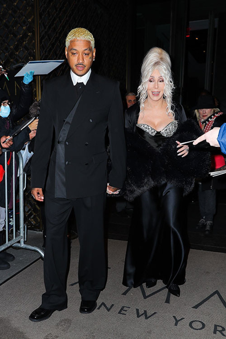 Ünlü şarkıcı mutluluğunun sırrını açıkladı: Evrene enerji gönderdim... Bana 44 yaş genç sevgili geldi