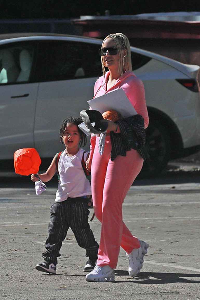 Ünlü şarkıcı mutluluğunun sırrını açıkladı: Evrene enerji gönderdim... Bana 44 yaş genç sevgili geldi