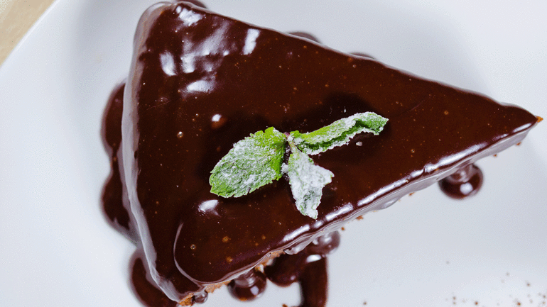 Akşam yemeğinde ne pişirsem diyenlere: Ana yemekten tatlıya lezzetli bir hazır menü fikri