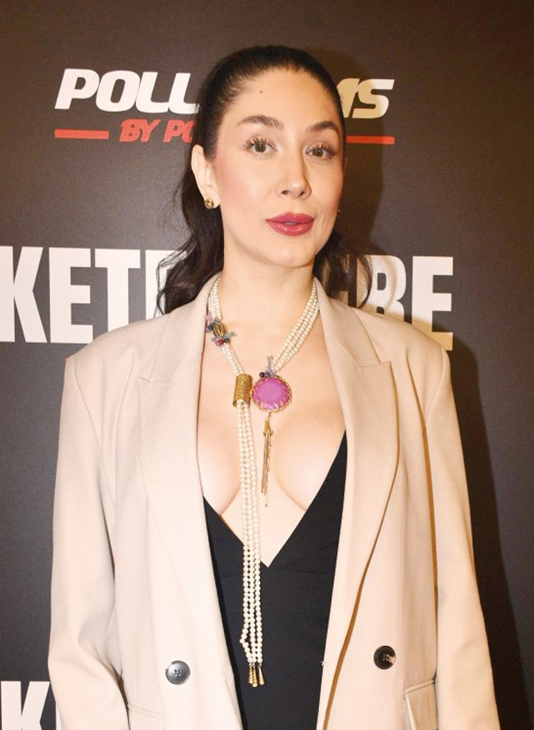 Galaya ünlü akını