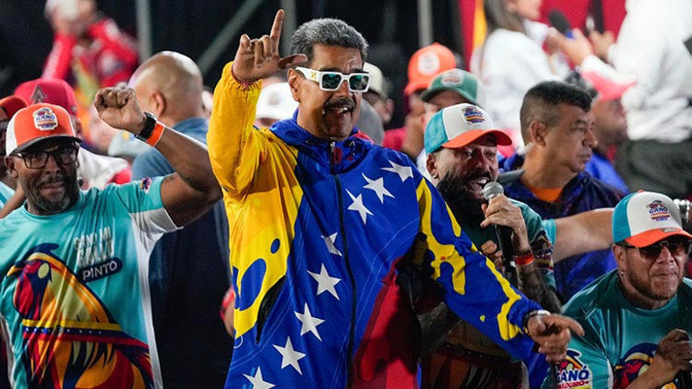 ABD Başkanı Trump gündemden düşmüyor: Alışılmadık hareketleri dikkat çekti... Washingtonda sıra dışı anlar