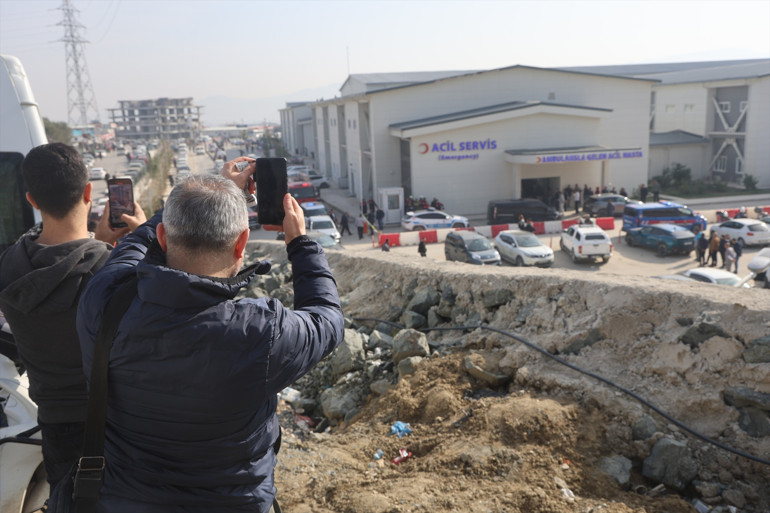 Canlı bombayım dedi, ortalık karıştı Hastanede büyük panik yaşandı, kırmızı alarm verildi...