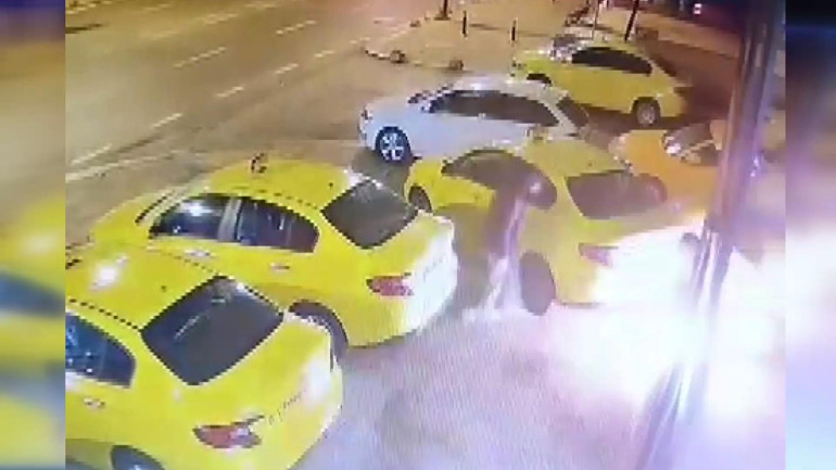 Casperlardan kamera kayıtlı kundak: Cezaevinde tanışıp taksi durağını yakıtmışlar