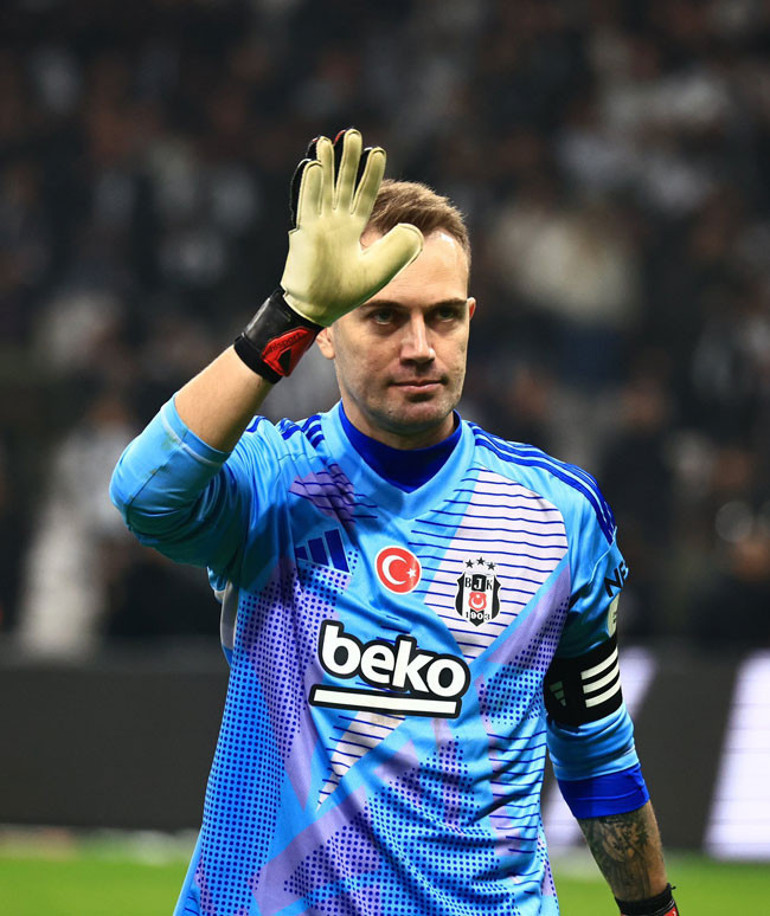 Mert Günok, Fenerbahçe’ye resmen imzayı attı İşte sözleşme süresi