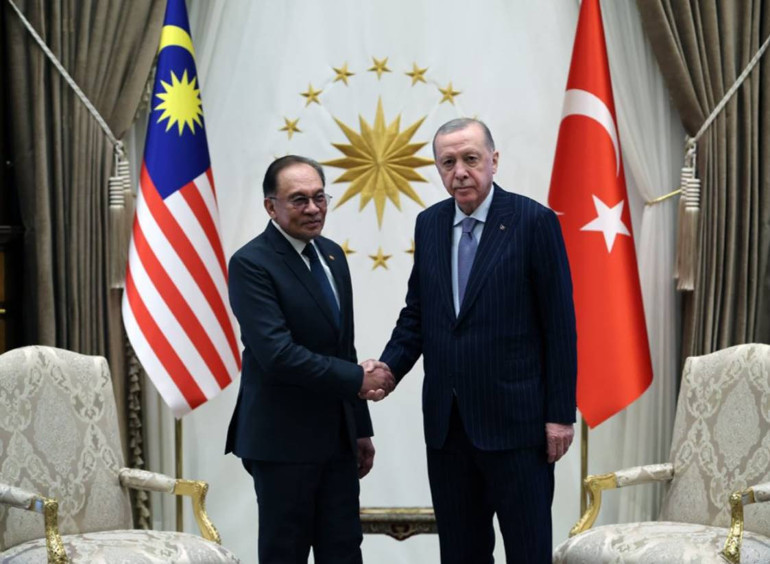 Malezya Başbakanı Türkiyede: Erdoğan, törenle karşıladı